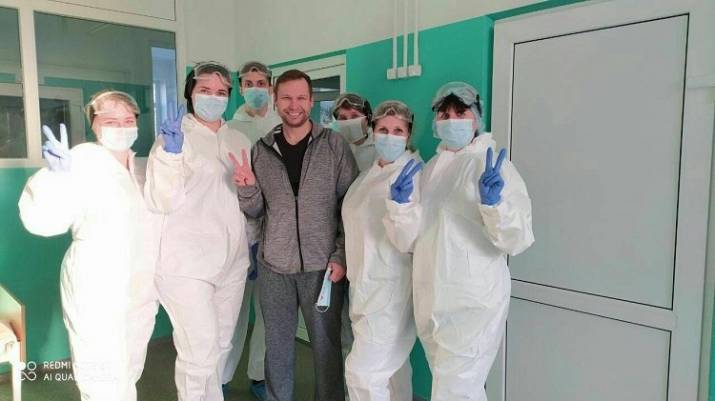 В Луганской области выздоровел первый первый пациент от коронавируса. Об этом сообщил общественный деятель Александр Романовский на своей странице в Facebook.