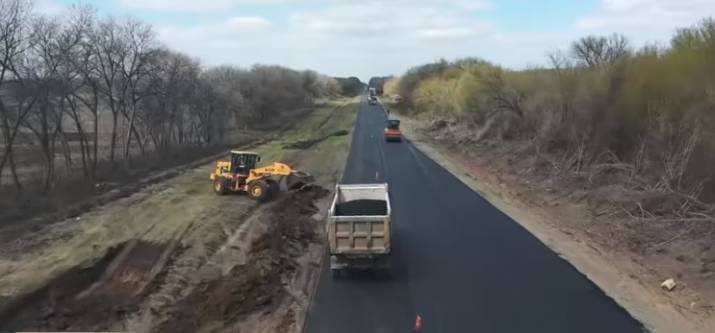На Луганщине ведутся ремонтные работы на дороге Н-26