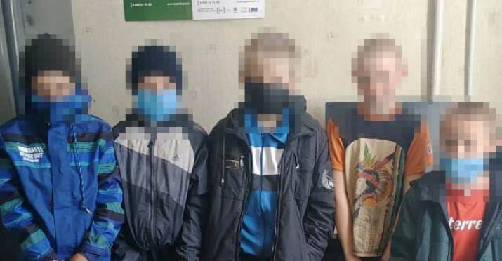 В Луганской области дети разгромили кладбище