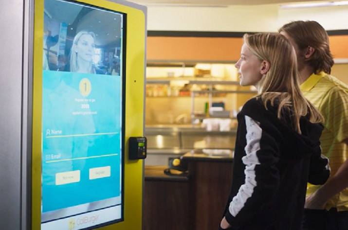 Аналитики подсчитали, что из-за автоматизации в ближайшие десятилетия исчезнет 45-50% профессий. Украина пока отстает от мировых темпов роботизации, но и у нас есть специальности, которые оказались по