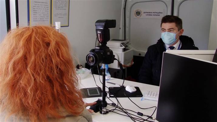 З 25 березня по 22 квітня БФ “Право на захист” проводив дистанційний моніторинг держорганів і органів місцевої влади в телефонному режимі. В ході моніторингу вивчалася особливості їхньої роботи під ча