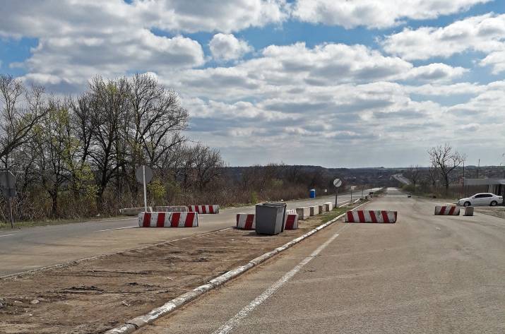 Специалисты БФ «Право на защиту», проведя мониторинг, рассказали о ситуации на КПВВ Донбасса в апреле.