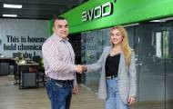 Торговый дом «SVOD» на Луганщине, чтобы не отправлять работников в неоплачиваемые отпуска во время карантина, наладил выпуск антисептиков. 