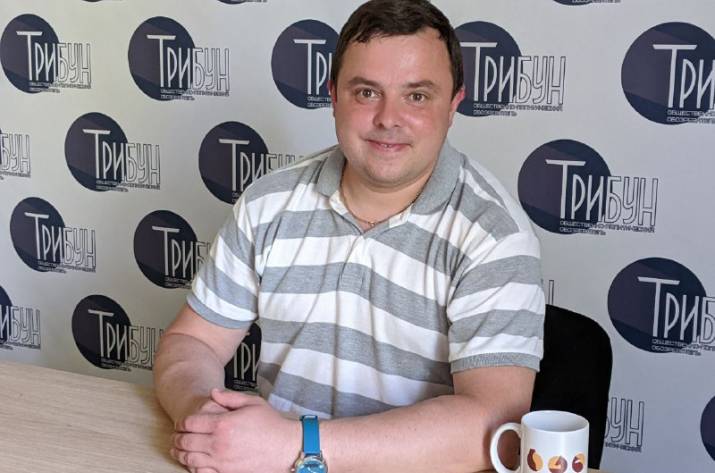 Депутат Рубежанского городского совета Алексей Емец рассказал о ситуации, которая сложилась вокруг городского пляжа на озере Песочное.