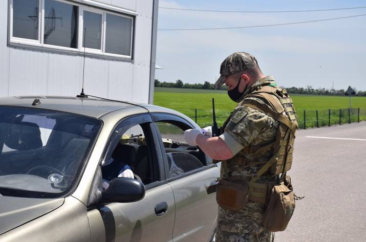 Со вчерашнего дня, 10 июня, по приказу командующего ООС, восстановлен пропуск через КПВВ «Марьинка» и «Станица Луганская».