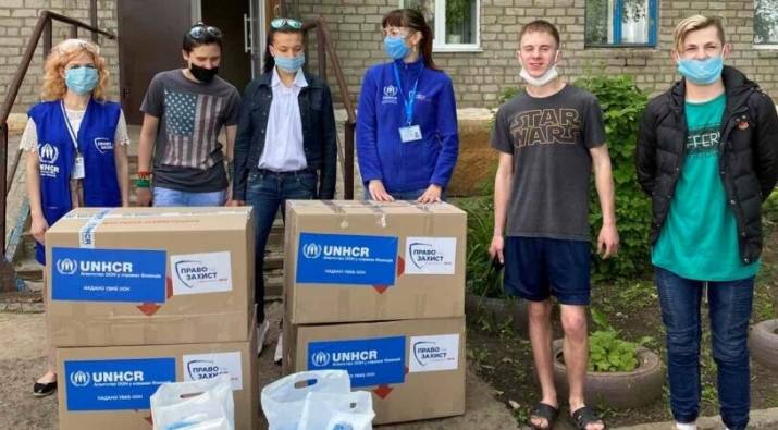 В Донецкой области студенты из числа внутренне перемещенных лиц, обучающихся в учреждениях профессионального (профессионально-технического) и высшего образования, получают продуктовые наборы.