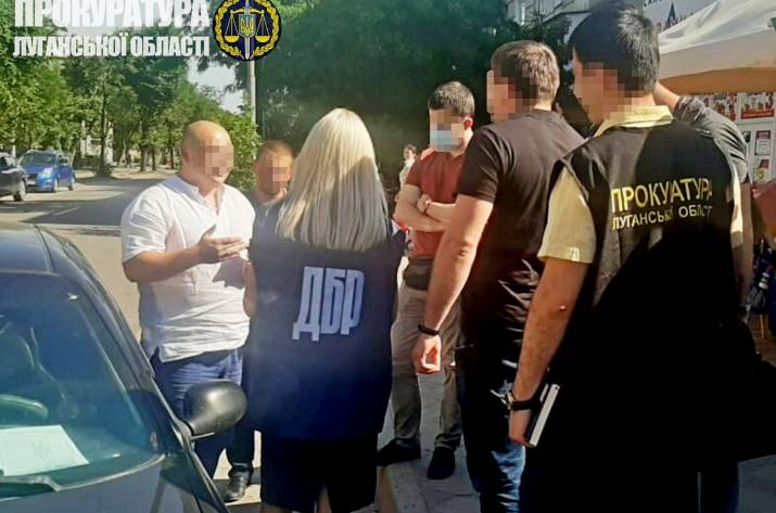 На Луганщине инспектора Государственной налоговой службы разоблачили в вымогательстве и получении неправомерной выгоды от предпринимателя.