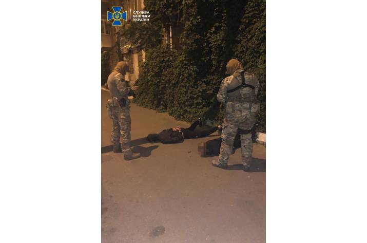 Служба безопасности Украины предупредила попытку неонацистской организации поджечь мечеть накануне Дня крымскотатарского флага и Дня Конституции Украины.