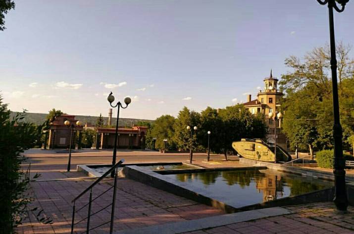 Фотограф из оккупированного Луганска показал, как сейчас выглядит город.