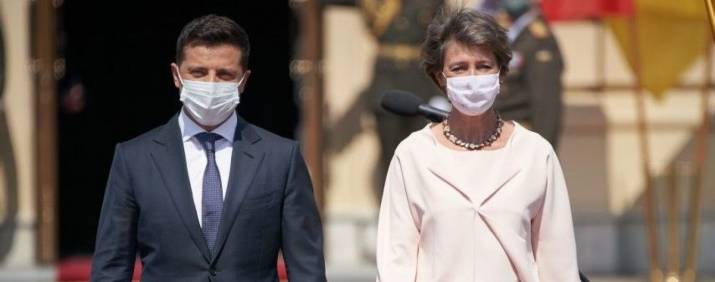 Зеленский и президент Швейцарии приедут в Луганскую область