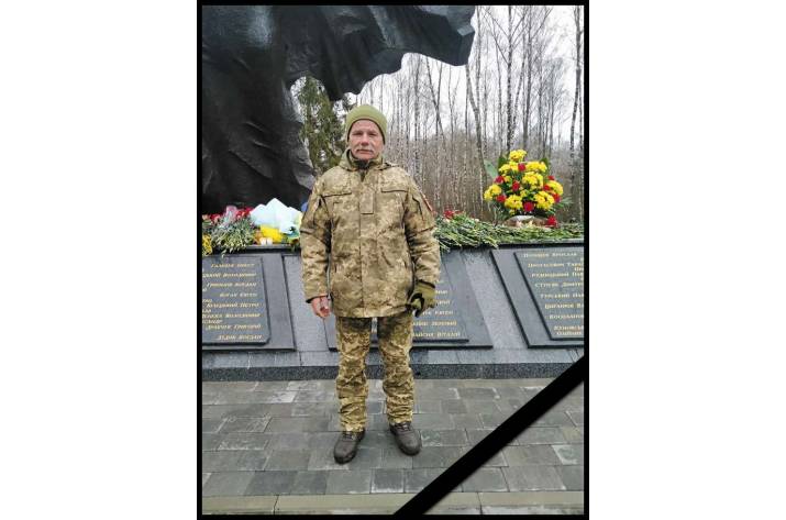 В четверг, 23 июля, на Донбассе в результате неосторожного обращения с оружием погиб военнослужащий, водитель-электрик 44-й отдельной артиллерийской бригады Михаил Воронский.