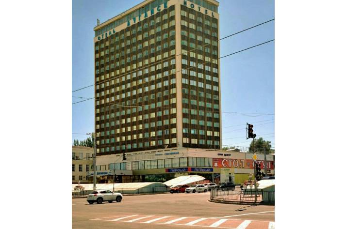 Фотограф из оккупированного Луганска показал, как сейчас выглядит город.