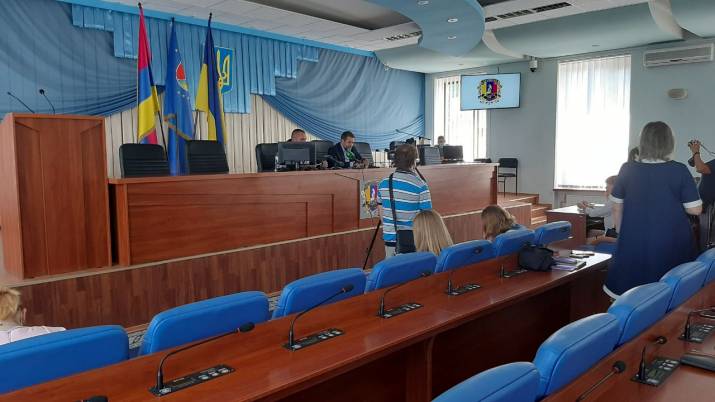 Представление главы Лисичанской ВГА: прямая трансляция