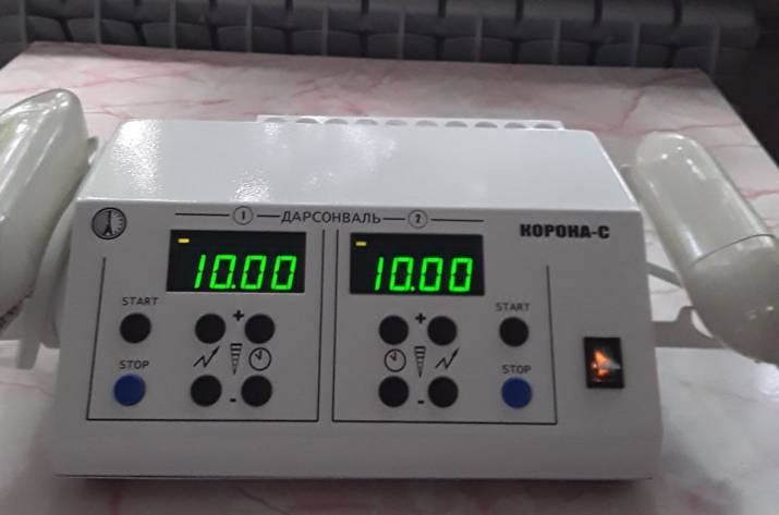 Больница в Станице Луганской пополнилась новыми аппаратами для физиотерапии