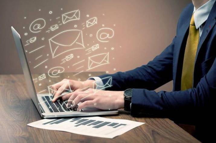 Цифровізація давно стала невід’ємною частиною життя сучасної людини. А в період пандеміїCOVID-19вона набула нових обертів. Якщо до пандемії очні зустрічі і живе спілкування були обов’язковою частиною 