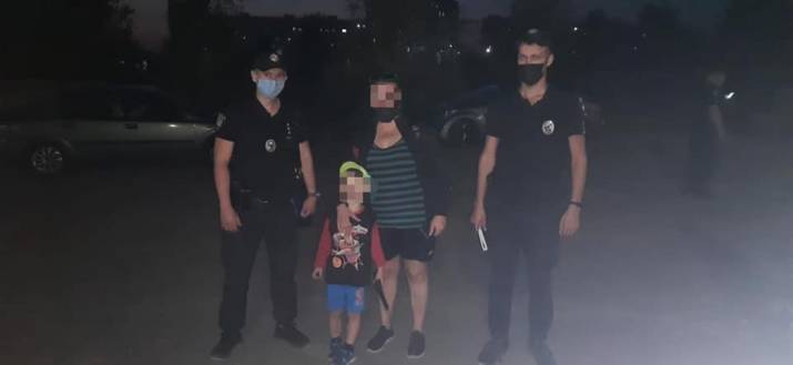 Вчера, 17 сентября, в 17:41 в Рубежанский отдел полиции поступило сообщение 37-летней местной жительницы о том, что ее 5-летний сын потерялся в лесу.