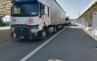 На этой неделе через КПВВ «Новотроицкое» в направлении на временно оккупированный Донецк последовали 8 грузовых автомобилей с гуманитарной помощью от Международного комитета Красного Креста.