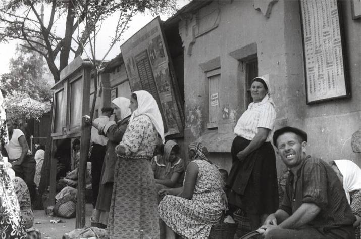 Так, друзья — тут в сети недавно появилась совершенно потрясающая подборка снимков, на которых запечатлён СССР шестидесятых годов. Снимки интересны тем, что показывают реальную жизнь людей в СССР шест