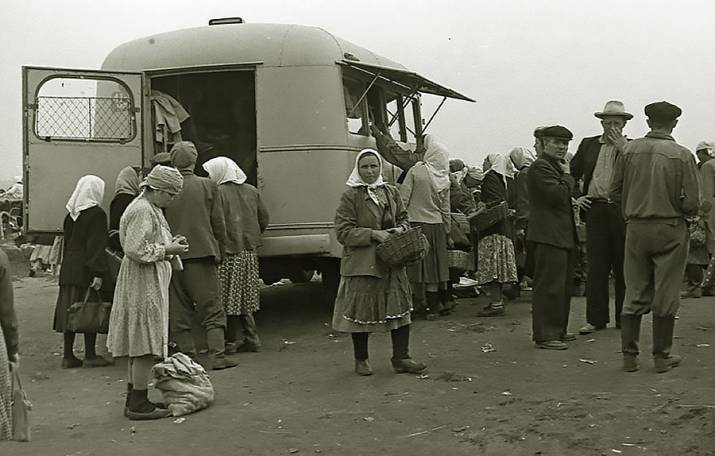 Так, друзья, сегодня будет очень интересный пост на одну из наиболее популярных тем в блоге — показ реальной советской жизни в те или иные годы. Как вы знаете, фанаты СССР, по большей части выросшие в