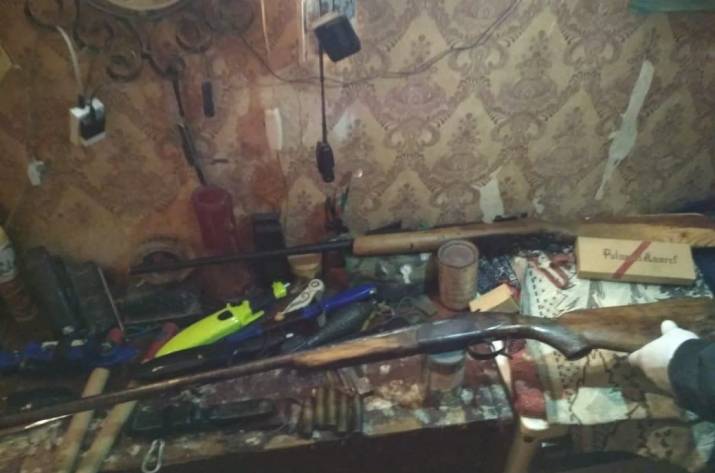 На Луганщине полицейские изъяли оружие у мужчины, который в социальных сетях угрожал его применением.