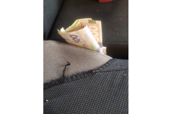 На КПВВ «Новотроицкое» мужчина провоцировал пограничника взять деньги из салона автомобиля за беспрепятственное пересечение линии разграничения.