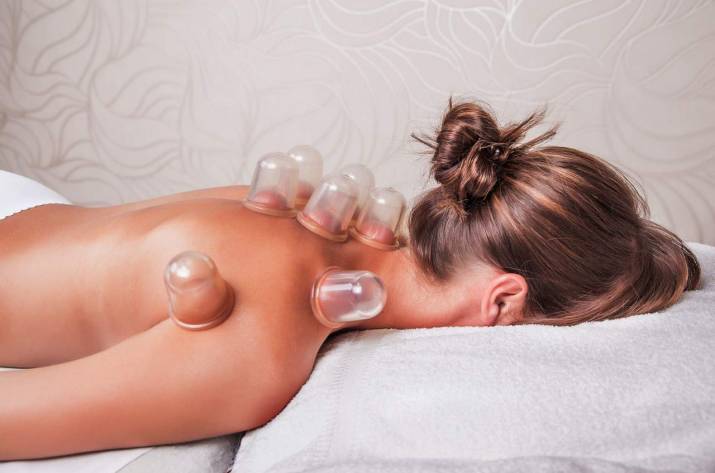 массаж вакуумными банками