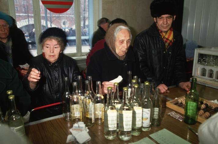 При наличии множества популистских лозунгов вроде