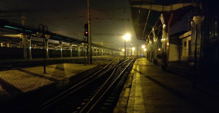 Житель оккупированного Донецка показал железнодорожный вокзал.