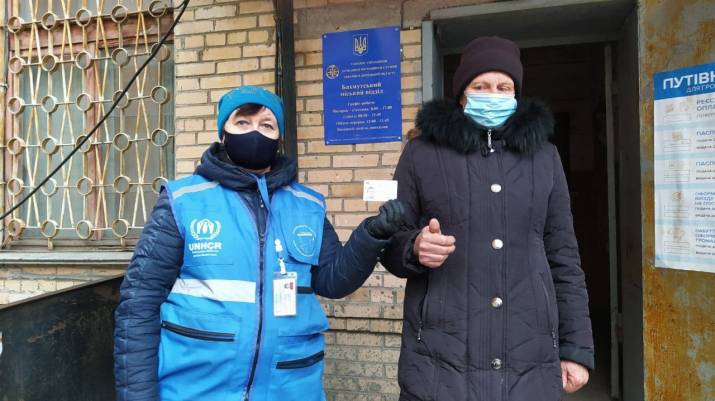 На Донетчине правозащитники помогли маломобильной женщине получить ID-карту