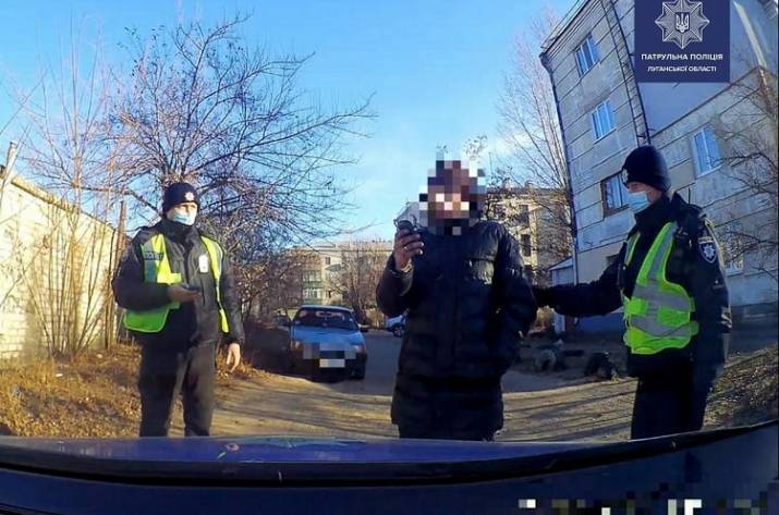 В Рубежном патрульные составили протокол на мужчину, который в третий раз за год сел за руль в нетрезвом состоянии.