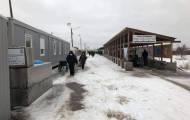В связи с ухудшением погодных условий, возникли сложности с пересечением КПВВ в Станице Луганской у уязвимых категорий населения.