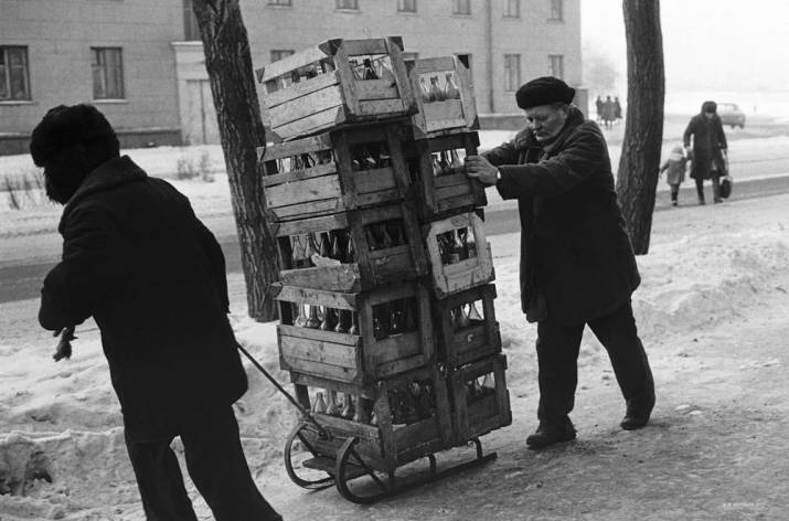 Так, друзья — сегодня публикую давно задуманный пост о том, как на самом деле выглядел типичный советский человек — среднестатистический житель СССР 1970-80-х годов. В принципе, типичный советский чел