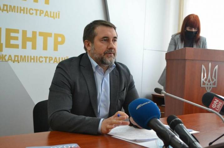 Гайдай рассказал о поезде до Одессы и новом аэропорте между Луганской и Донецкой областями