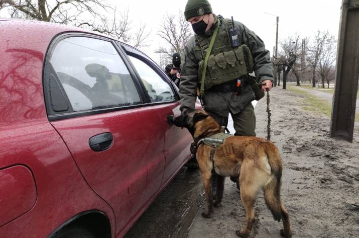 Спецназ, нацгвардейцы и полиция провели отработку в Рубежном (фото, видео)