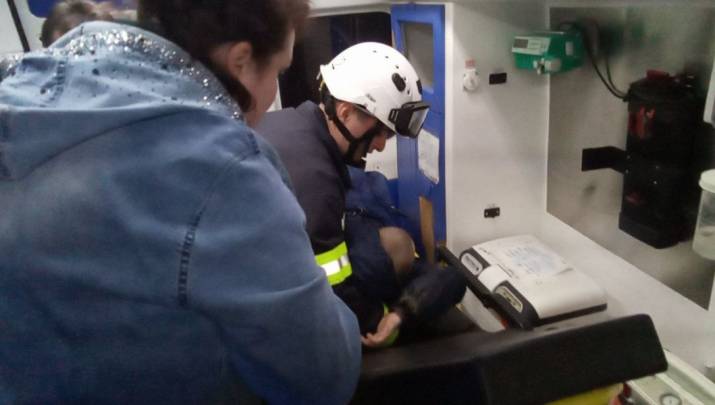 В Мариуполе ребенок провалился в канализационный люк