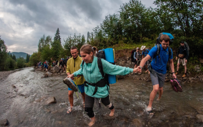 Луганським випускникам відкрили додатковий відбір для отримання гранту на лідерську програму