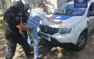 В Рубежном мужчина разгуливал по улице с боеприпасом в кармане (фото)