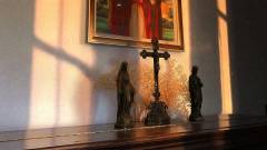 церква хрест великдень