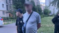 нападник з ножем, затриманий