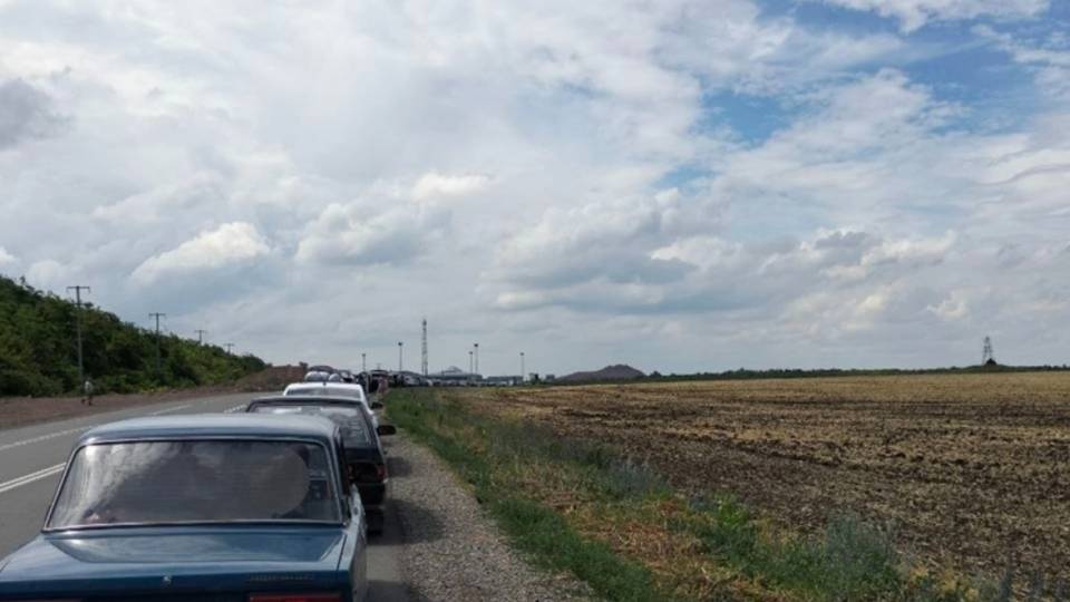 черги на КПП Луганщина-РФ