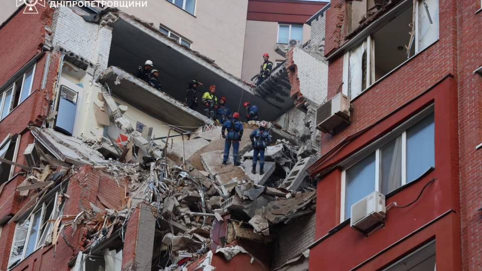наслідки удару по багатоповерхівці у Дніпрі