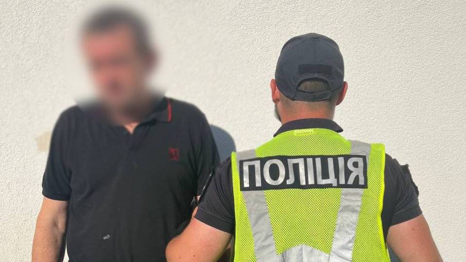 чоловік вибух на троєщині вночі
