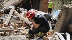 рятувальник, рятувальник біля завалів, наслідки обстрілу, Київ