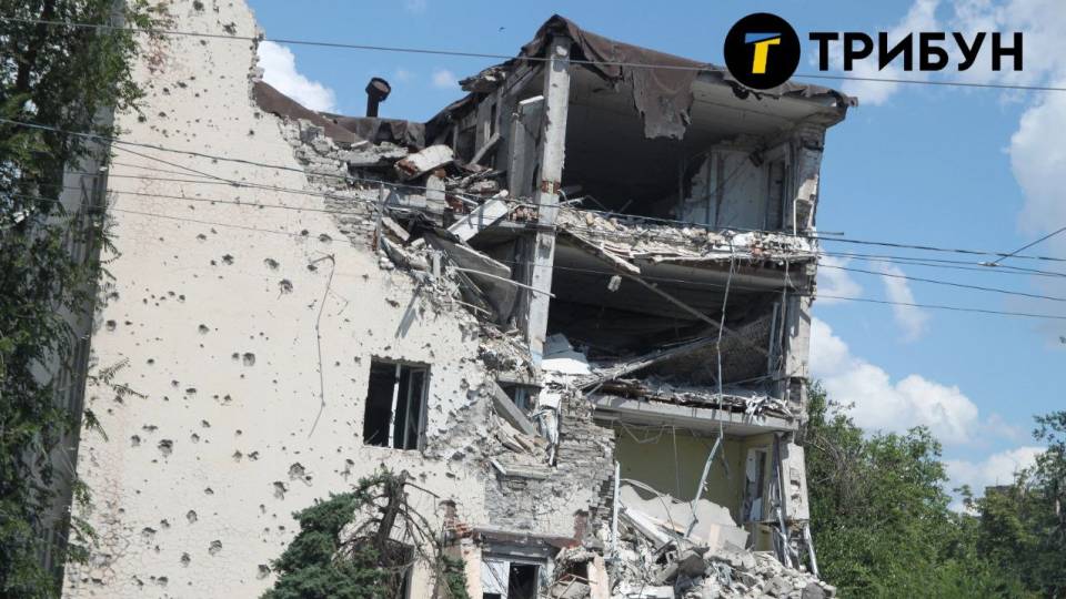 Маріуполь, зруйнована будівля