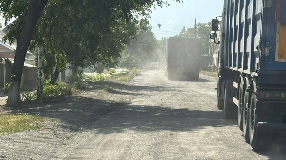 дорога в Пелагіївці, на Донеччині