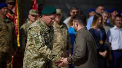 Зеленський нагороджує