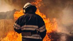 рятувальник ДСНС пожежа гасіння пожежі вогонь