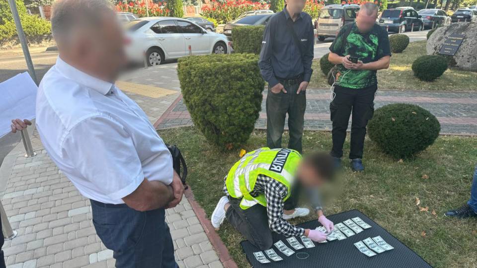 У Києві проректор вимагав 2000$ за вступ військовозобов’язаного до аспірантури