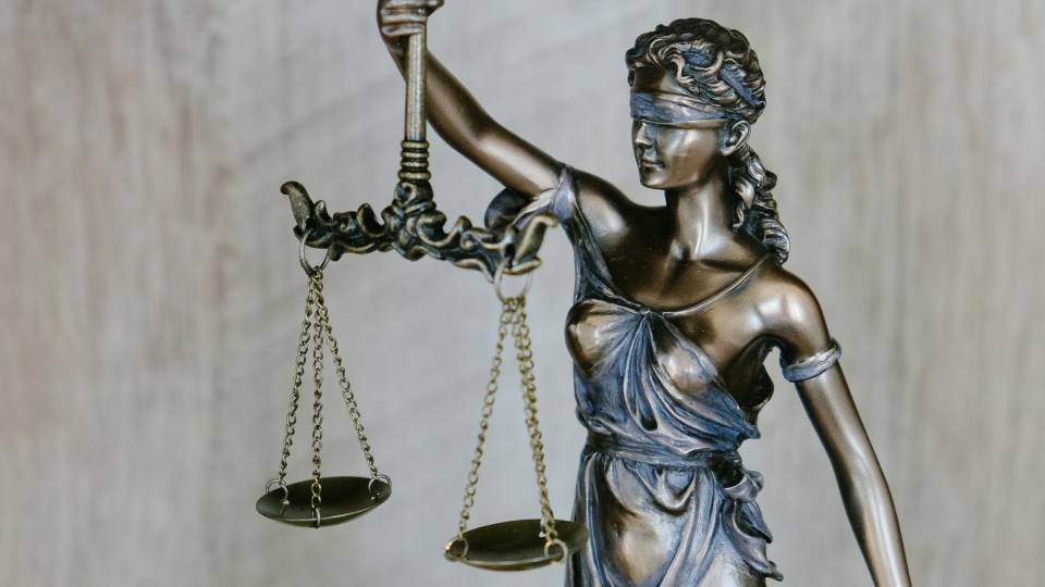 суд вирок рішення суду право 