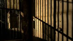 полон в'язниця незаконне утримання тюрма ґрати